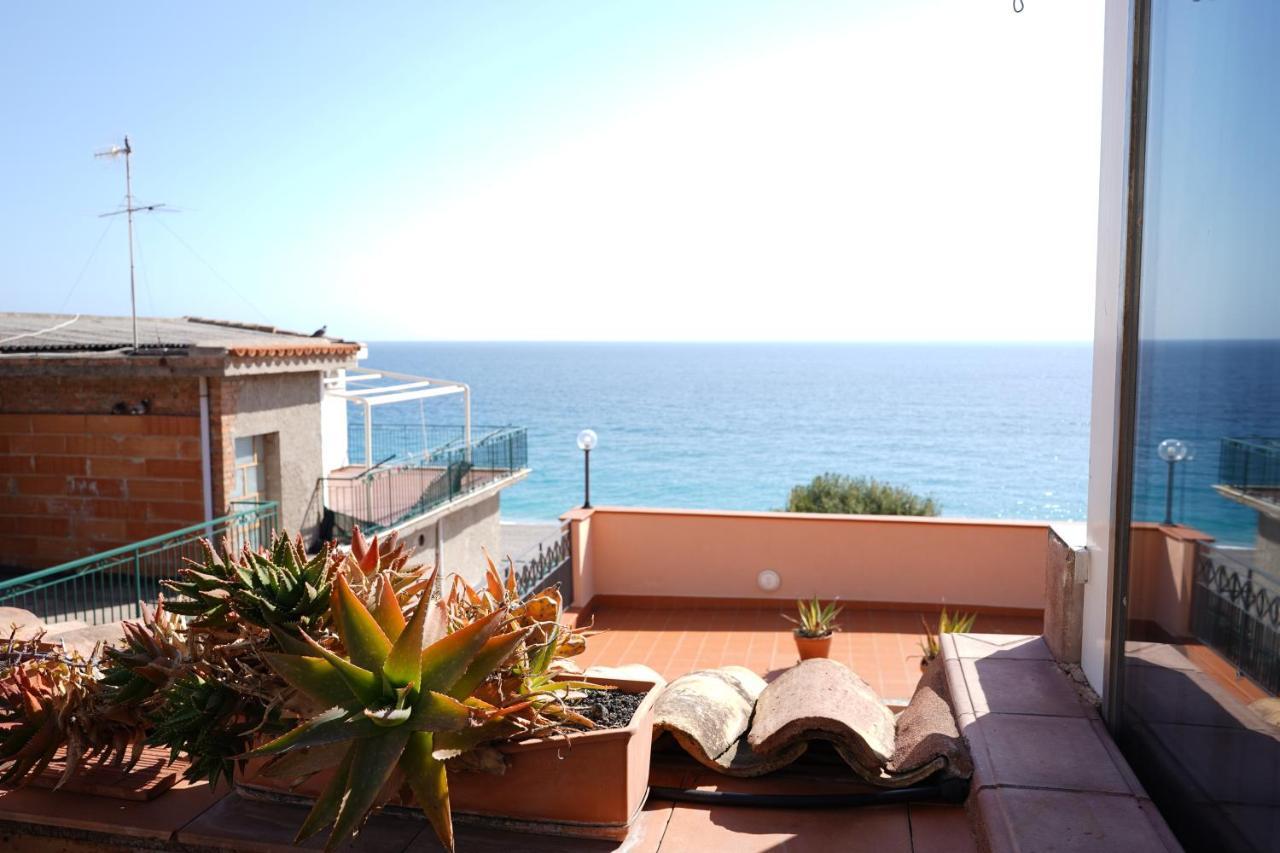 Vacanza Taormina Mare มาซเซโอ ภายนอก รูปภาพ