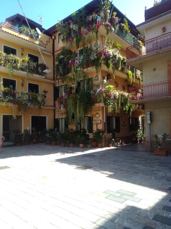 Vacanza Taormina Mare มาซเซโอ ภายนอก รูปภาพ
