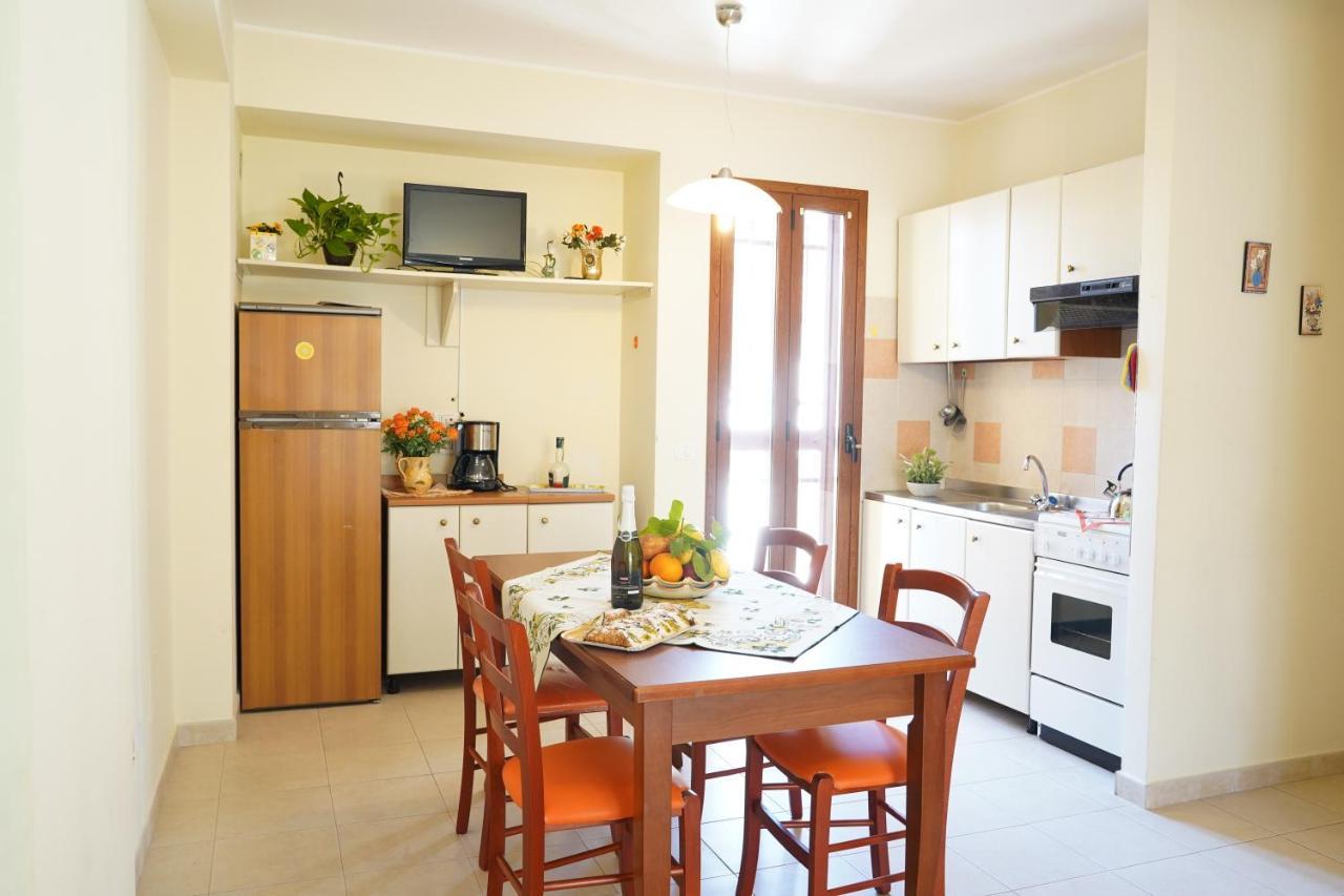 Vacanza Taormina Mare มาซเซโอ ภายนอก รูปภาพ